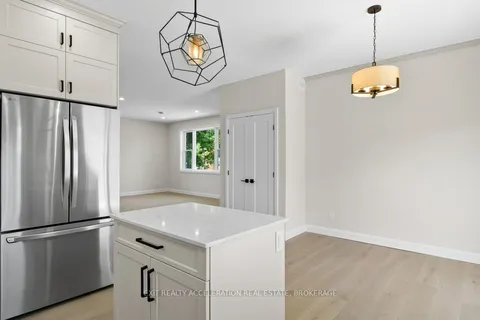 16 Palace Rd, Greater Napanee, ON K7R 1A3