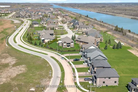 678 Daimler Pkwy, Welland, ON L3B 6H9