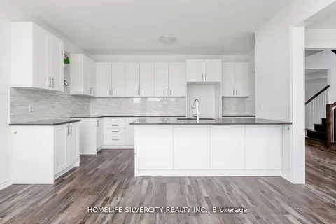 678 Daimler Pkwy, Welland, ON L3B 6H9