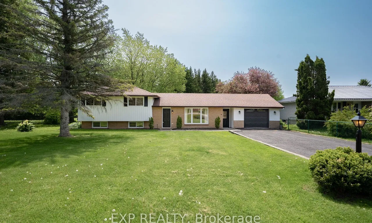 13481 Loyalist Pkwy, Prince Edward County, ON K0K 2T0