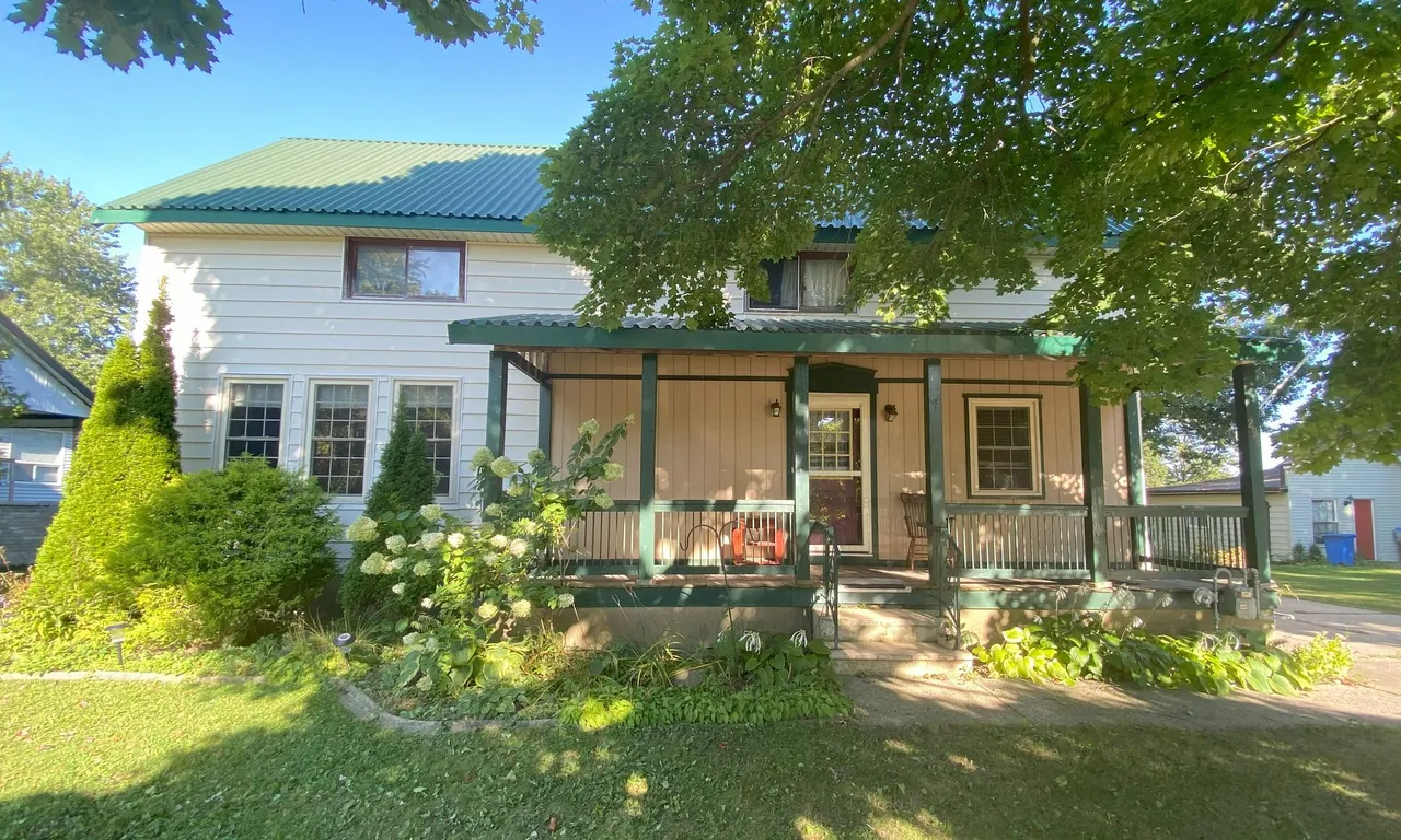 295 Wall St, Warwick, ON N0M 2S0