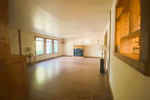 295 Wall St, Warwick, ON N0M 2S0