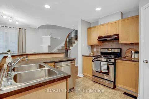 226 Saddlesmith Circ, Kanata, ON K2M 2Z1