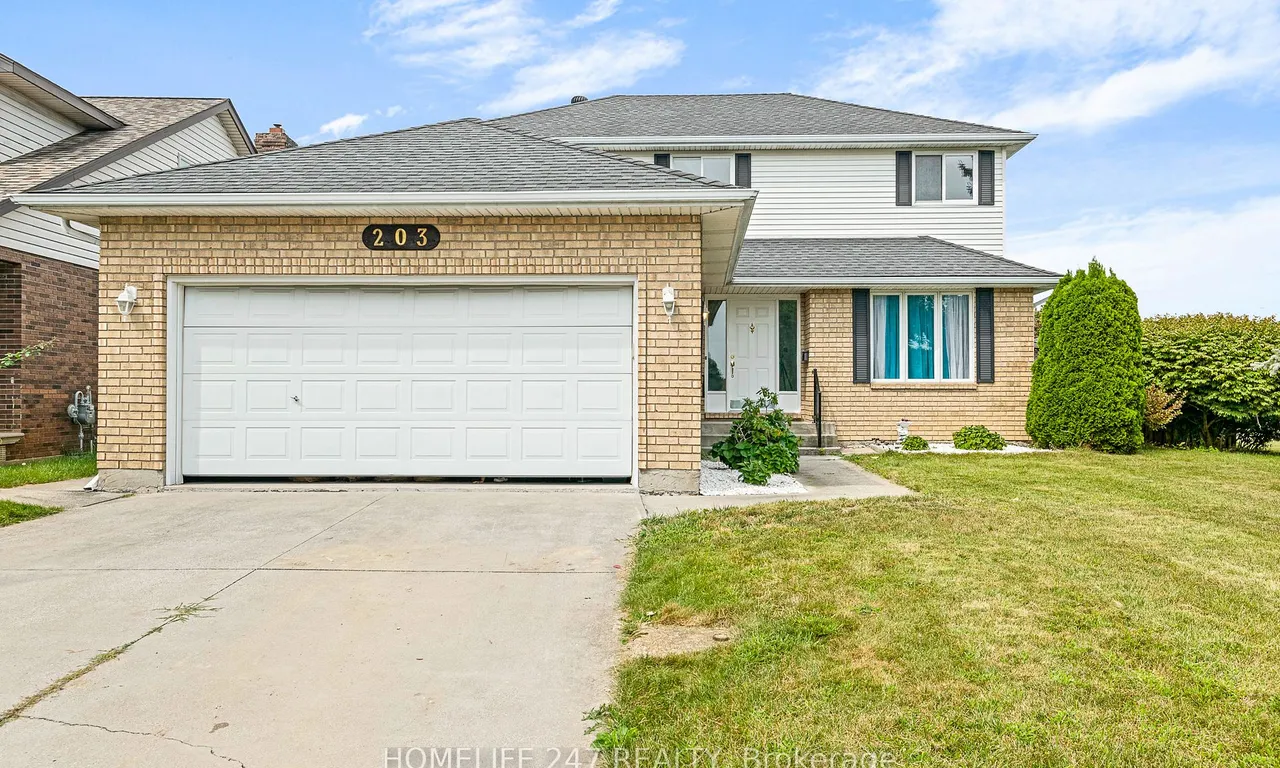 203 Somerville St, Tecumseh, ON N8N 4E7