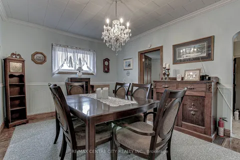 268 WELLINGTON St, St. Thomas, ON N5R 2S8