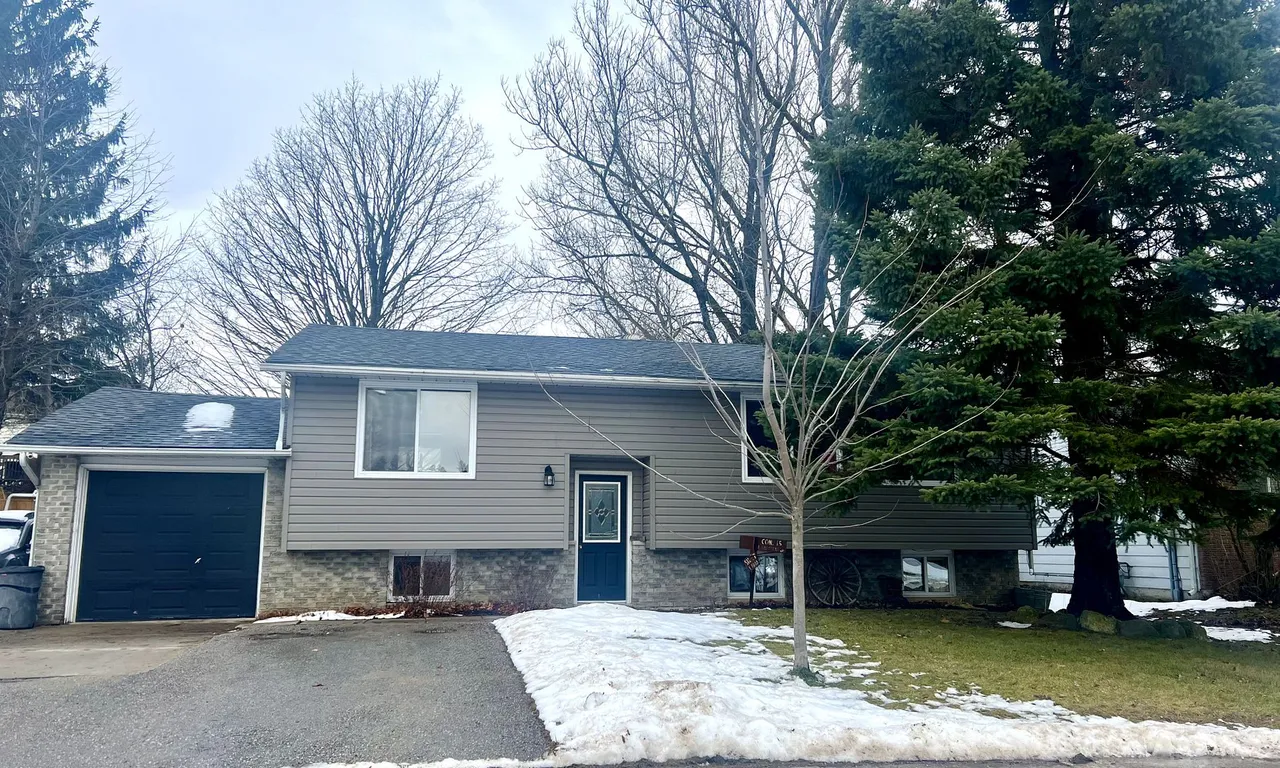 400 Robert St, Shelburne, ON L0N 1S2
