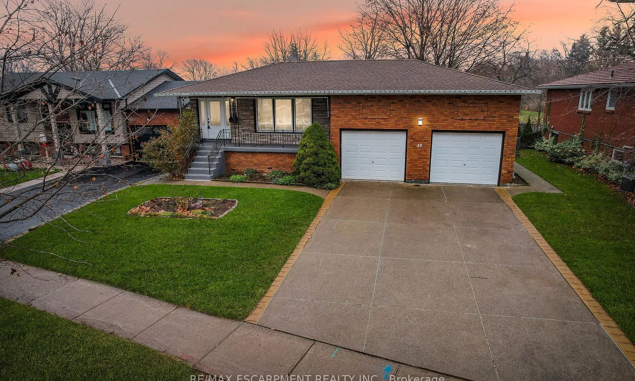 48 Debora Dr, Grimsby, ON L3M 4J3