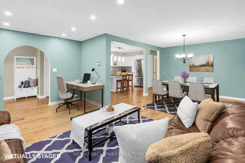 48 Debora Dr, Grimsby, ON L3M 4J3