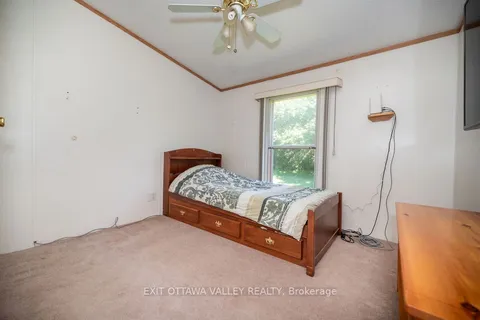 20 Hunters Run Lane, Laurentian Hills, ON K0J 1J0