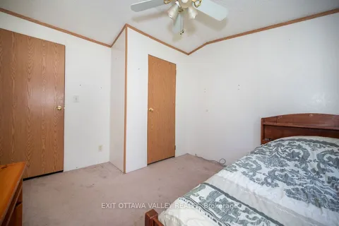 20 Hunters Run Lane, Laurentian Hills, ON K0J 1J0