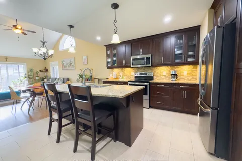 384 Boismier Ave, LaSalle, ON N9J 0B8