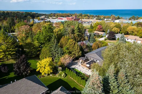 134 LOUISA St, Blue Mountains, ON N0H 2P0