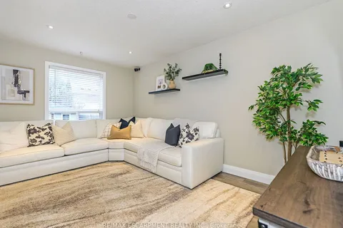 56 Cedarvale Ave, Guelph, ON N1E 6Y3