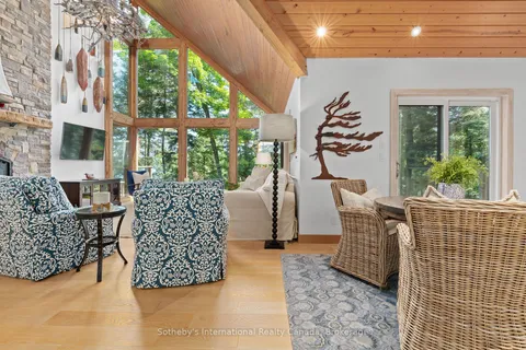 1042 Truscott Pl, Lake of Bays, ON P0B 1A0