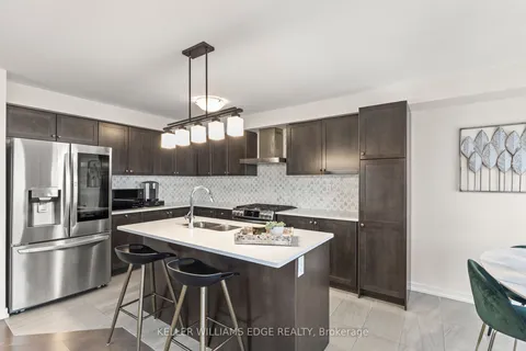3 Pagebrook Cres, Hamilton, ON L8J 0K7
