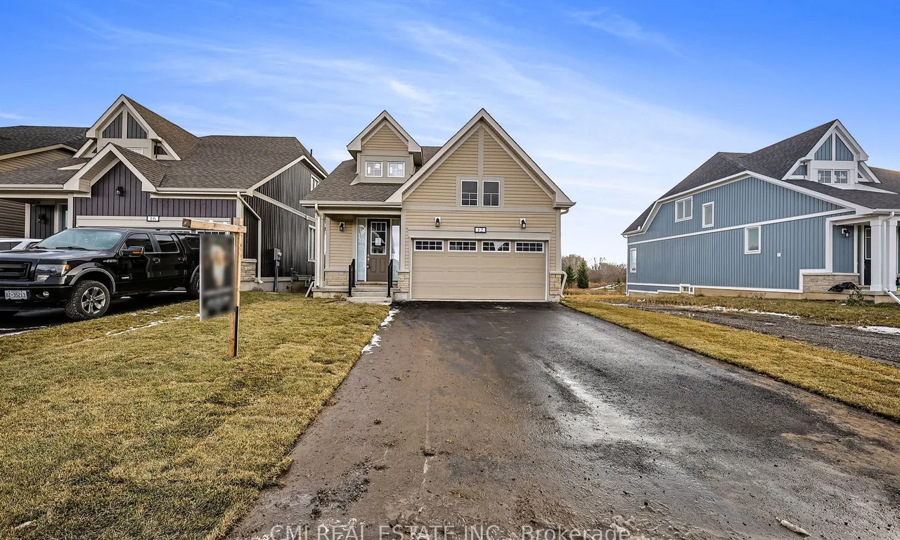 12 OAKMONT Dr, Loyalist, ON K0H 1G0