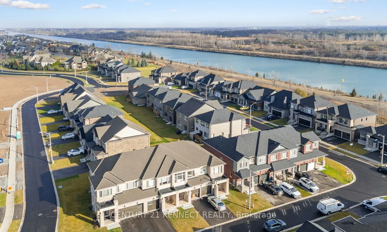 28 Admiral Rd, Welland, ON L3B 0H3