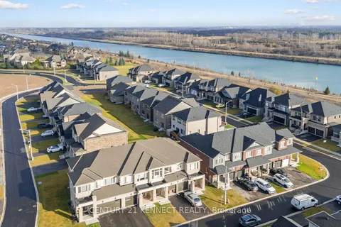 28 Admiral Rd, Welland, ON L3B 0H3