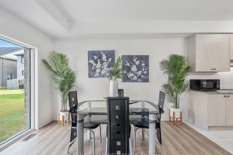 28 Admiral Rd, Welland, ON L3B 0H3