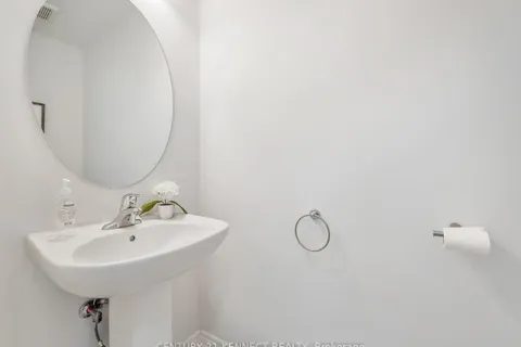 28 Admiral Rd, Welland, ON L3B 0H3