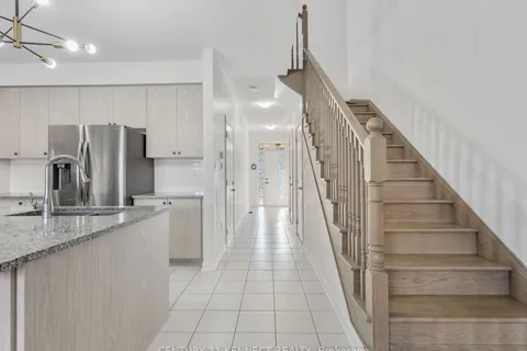 28 Admiral Rd, Welland, ON L3B 0H3