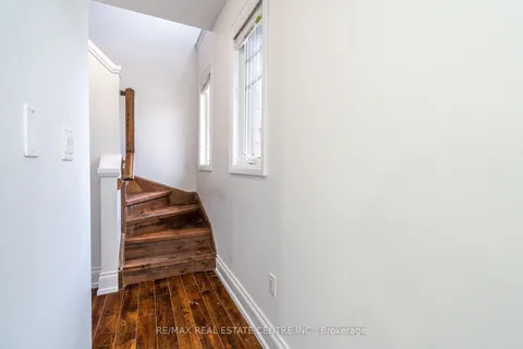 2 Near Lane, Hamilton, ON L9G 0H2