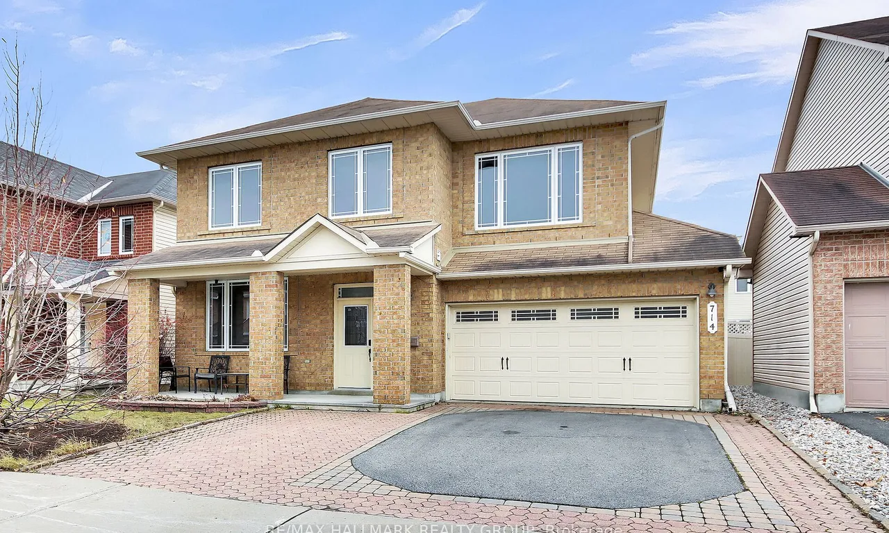 714 Clearbrook Dr, Barrhaven, ON K2J 5P1