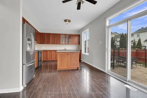 714 Clearbrook Dr, Barrhaven, ON K2J 5P1