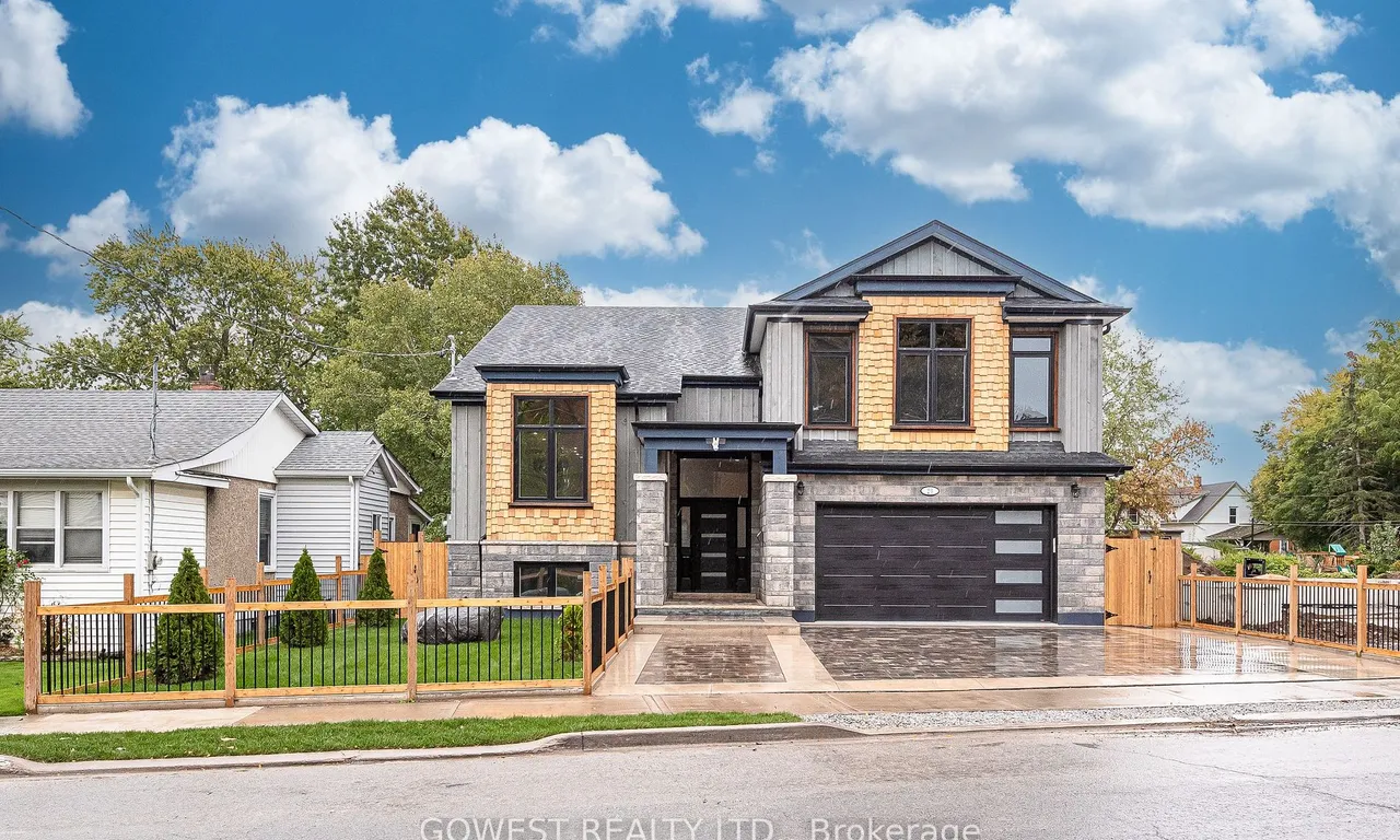 20 Tasker St, St. Catharines, ON L2R 3Z8