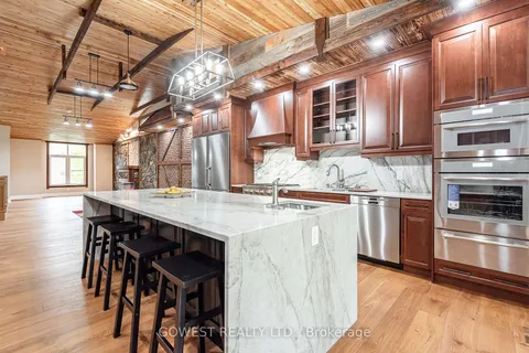 20 Tasker St, St. Catharines, ON L2R 3Z8