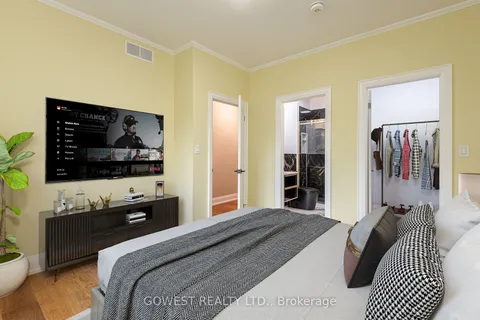 20 Tasker St, St. Catharines, ON L2R 3Z8