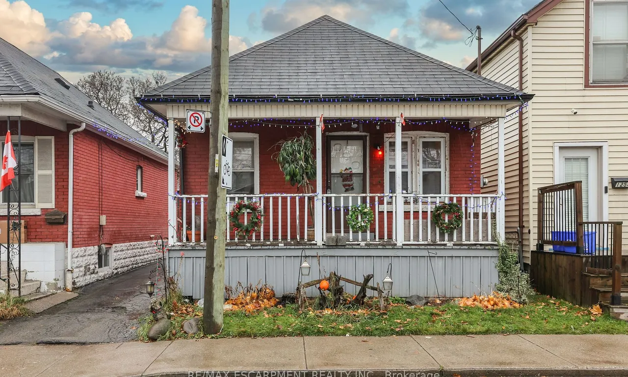 1256 Cannon St, Hamilton, ON L8H 1V3