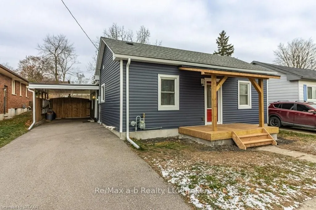 8 QUEEN St, Brant, ON N3L 1C1