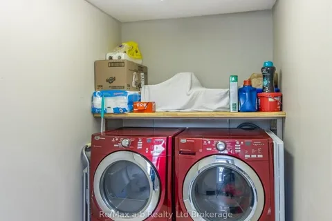 8 QUEEN St, Brant, ON N3L 1C1