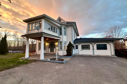 5 Sherbourne Street, Bancroft, ON K0L 1C0