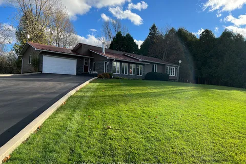 502230 Grey Rd 1 Rd, Georgian Bluffs, ON N0H 2T0
