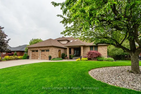 705 21st A Avenue, Hanover, ON N4N 3M2