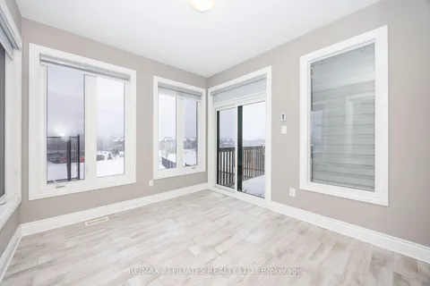 30 Salamander Way, Blossom Park - Airport and Area, ON K1X 0E9