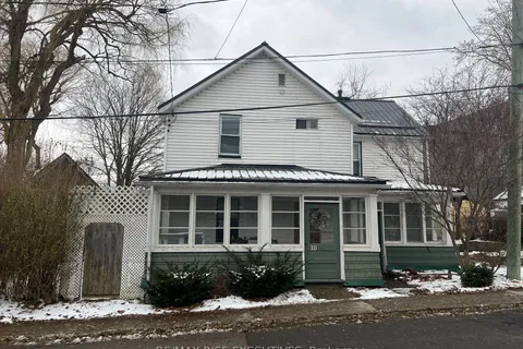 10 Bartholomew St, Brockville, ON K6V 2R3