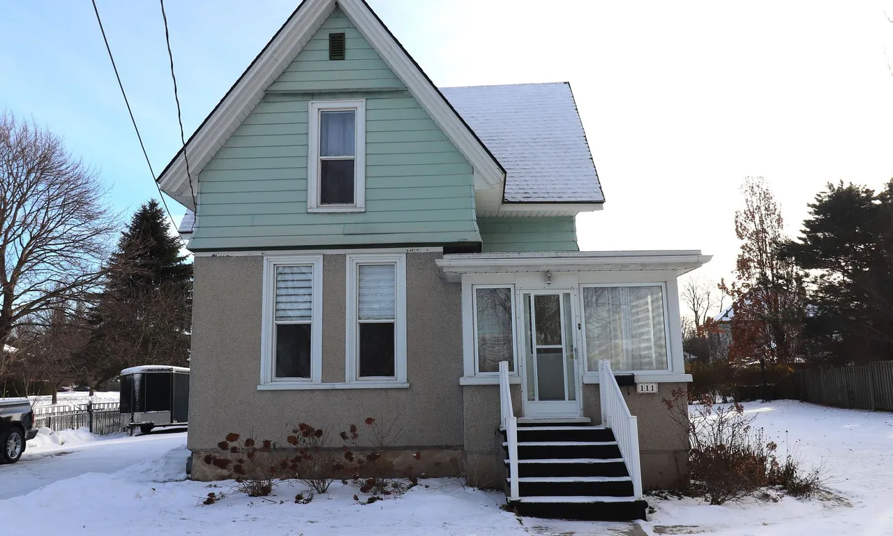 111 St Georges Cres, Goderich, ON N7A 2M1