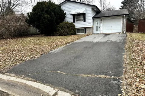 798 Arundel Pl, Kingston, ON K7M 6T1