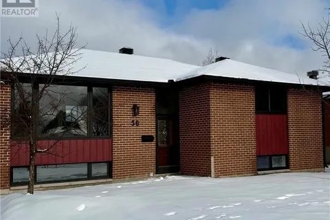 56 Joseph St, North Bay, ON P1A 1L8