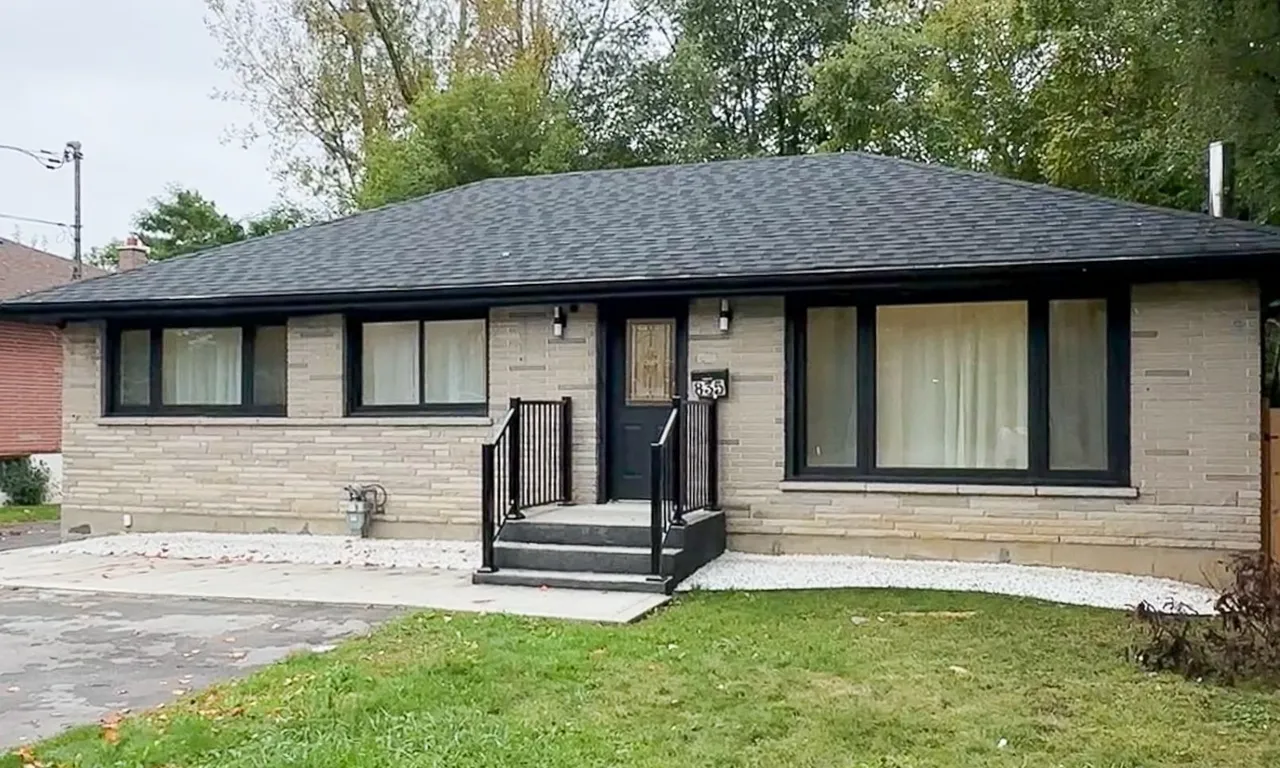 835 Sherbrooke St, Peterborough, ON K9J 2R3