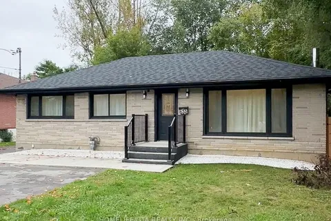 835 Sherbrooke St, Peterborough, ON K9J 2R3