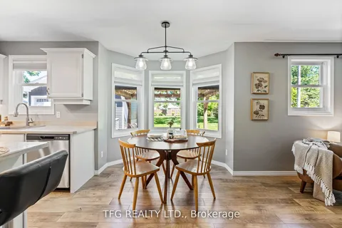 40 1/2 Riverview Rd, Kawartha Lakes, ON K9V 1B3
