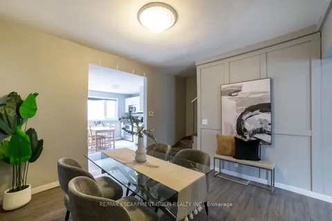 381 Herkimer St, Hamilton, ON L8P 2J2