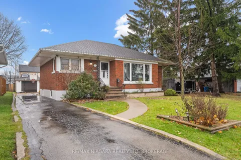 172 Queen St, Port Colborne, ON L3K 5J1
