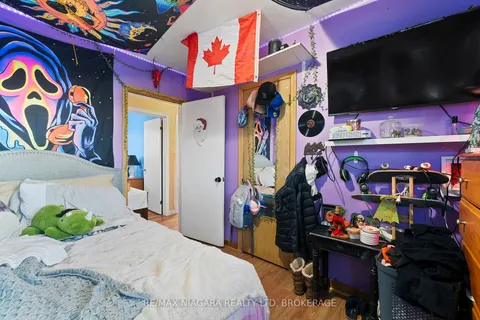 172 Queen St, Port Colborne, ON L3K 5J1