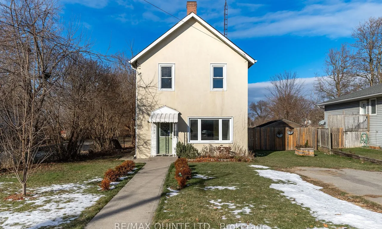 210 Station St, Belleville, ON K8N 2T3