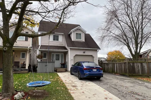 4 Rannie Crt, Thorold, ON L2V 4X2